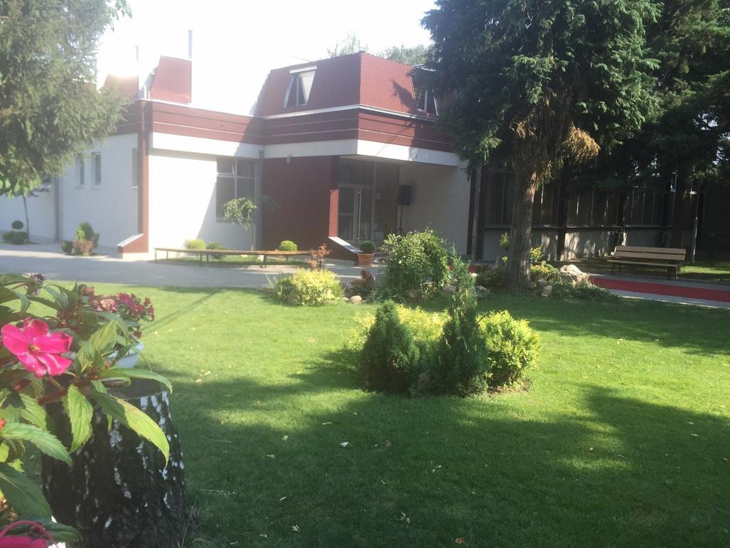 Prenociste Gazela Bed & Breakfast Pirot Eksteriør bilde